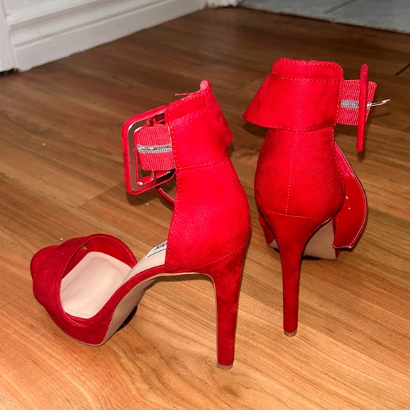 STEVE MADDEN SUEDE RED HEELS SIZE 7.5 - Picture 3 of 5